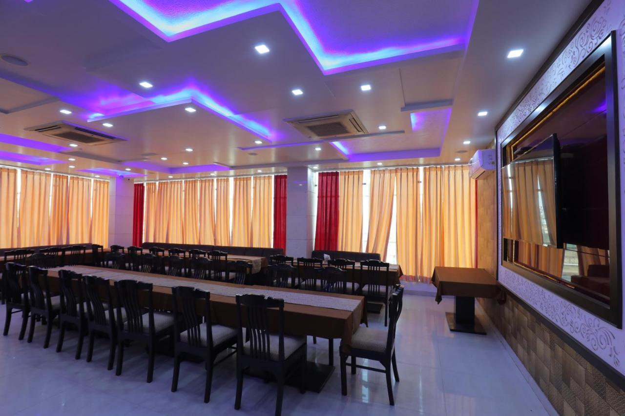 Hotel Sahib'S Red Carpet - The Family & Corporate Hotel Agra  Exterior foto