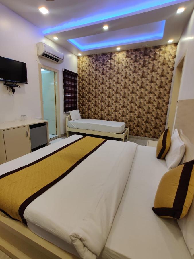 Hotel Sahib'S Red Carpet - The Family & Corporate Hotel Agra  Exterior foto