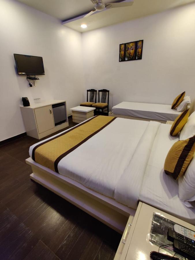 Hotel Sahib'S Red Carpet - The Family & Corporate Hotel Agra  Exterior foto