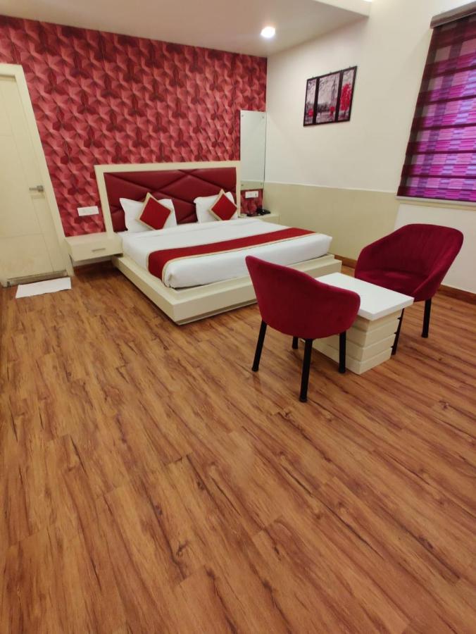 Hotel Sahib'S Red Carpet - The Family & Corporate Hotel Agra  Exterior foto
