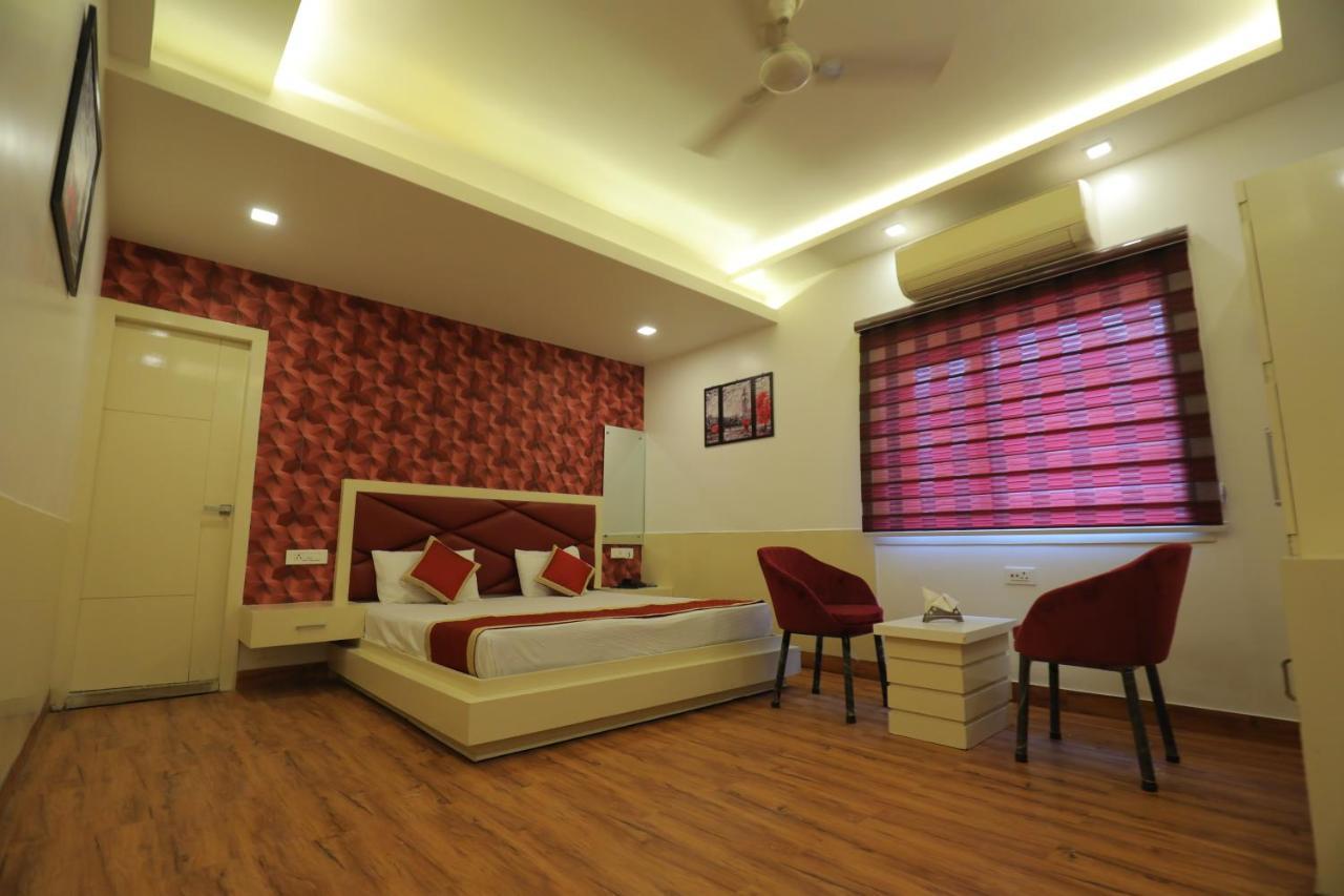 Hotel Sahib'S Red Carpet - The Family & Corporate Hotel Agra  Exterior foto